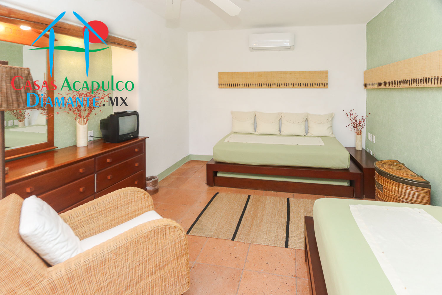 Brisas del Marqués Los Celajes 20 - Recámara uno antes de Otis 1